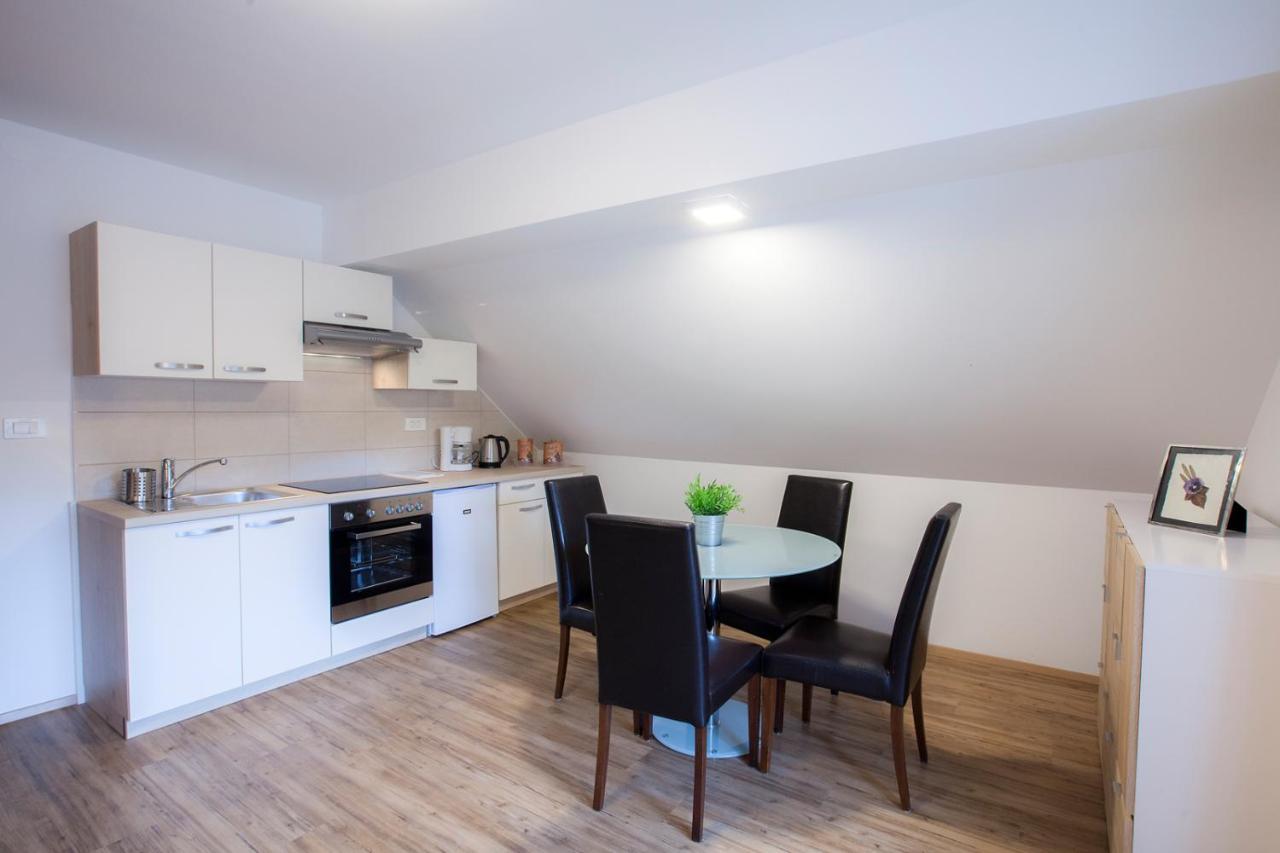 Apartments Razingar 9 Блед Екстериор снимка