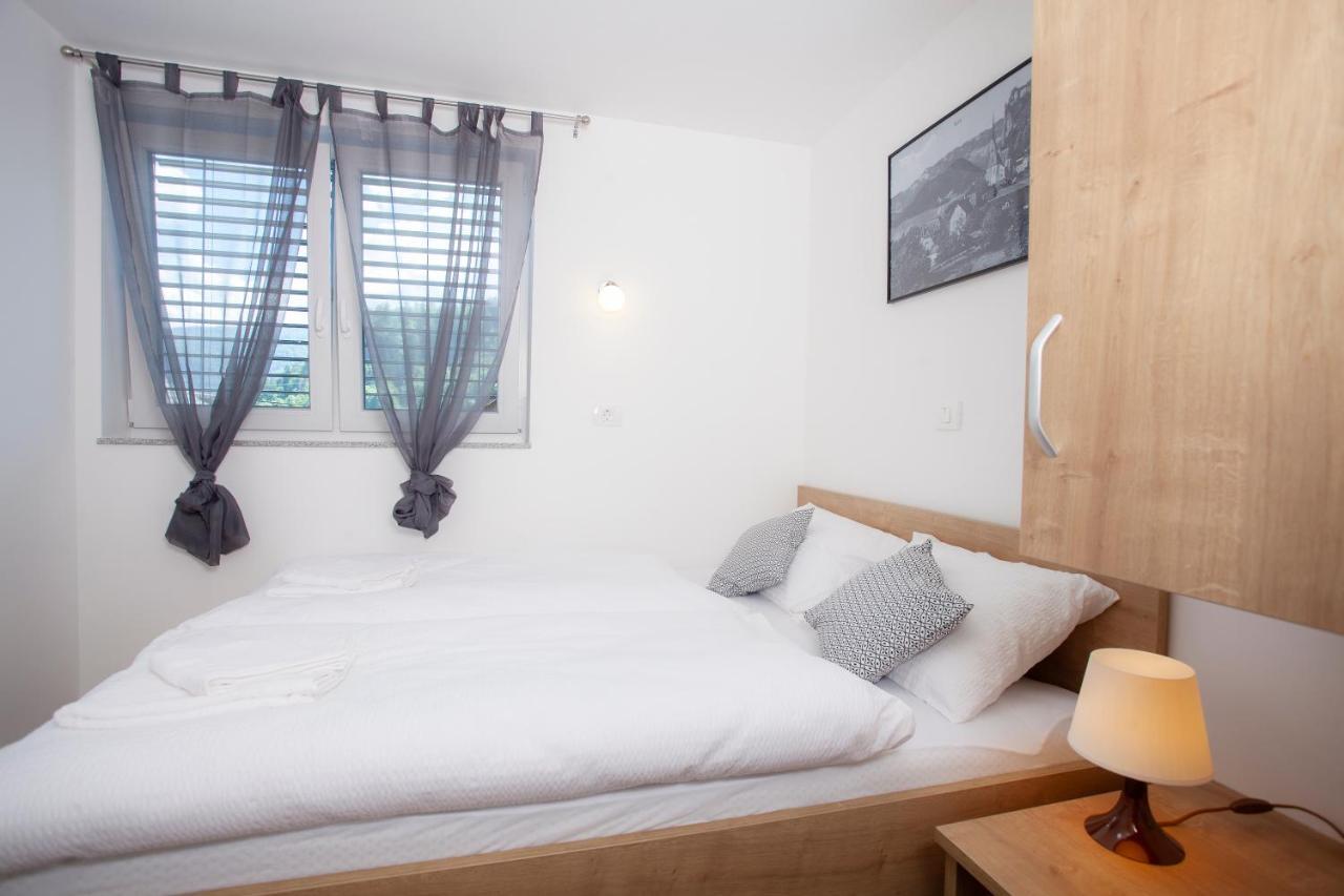 Apartments Razingar 9 Блед Екстериор снимка